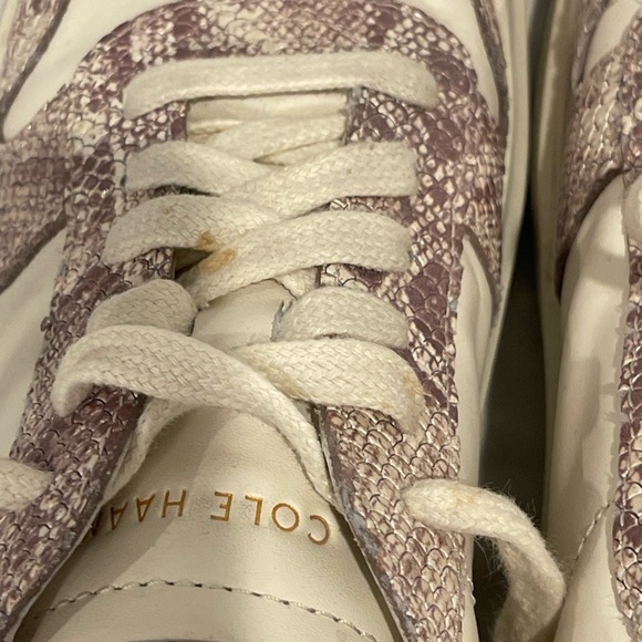 Cole Hann Grand Series Sneakers Size 7B White with Beige Snake Print - Picture 10 of 10